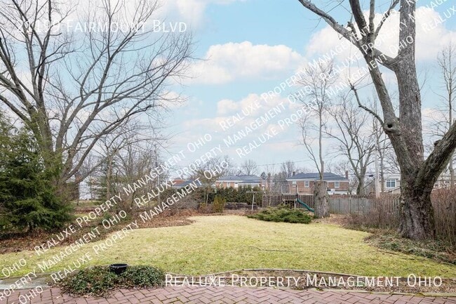 Foto del edificio - 21199 Fairmount Blvd