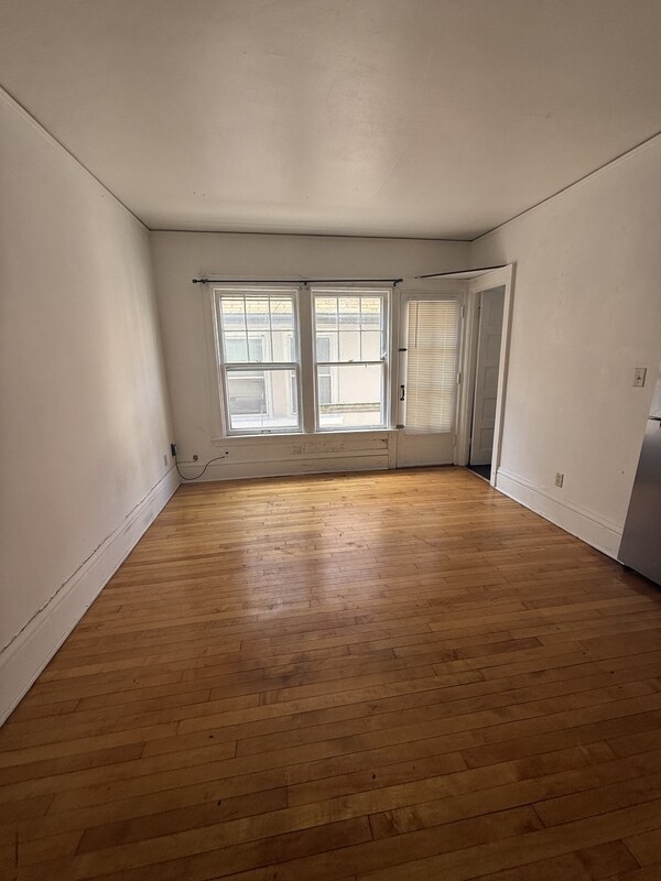 Foto del edificio - 622 Howard Pl