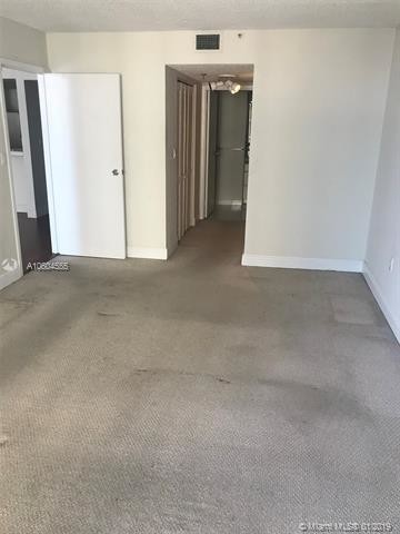 Foto del edificio - 555 NE 15th St