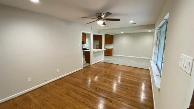 Building Photo - 2406 Rosemead Dr