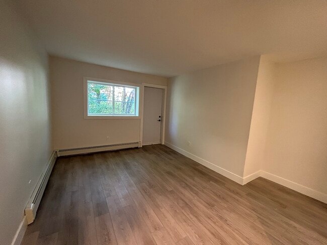 Building Photo - 104 Pinecrest Dr
