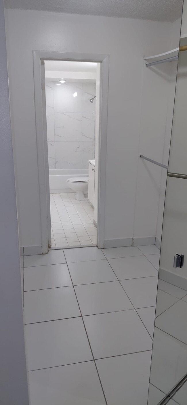 Foto del edificio - 140 NW 87th Ave