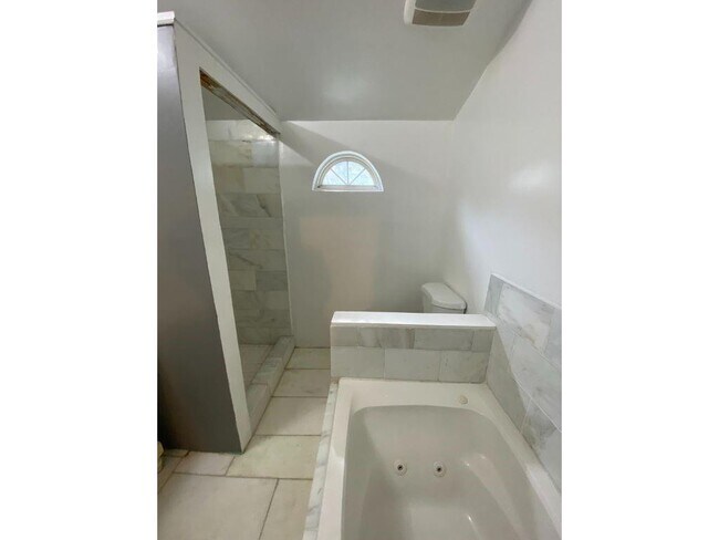 Foto del edificio - 777 Central Ave SW