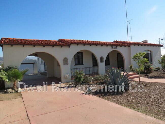 Foto del edificio - 8458 Golden Ave