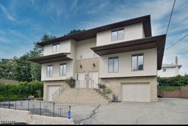 Building Photo - 38 Whitaker Ave