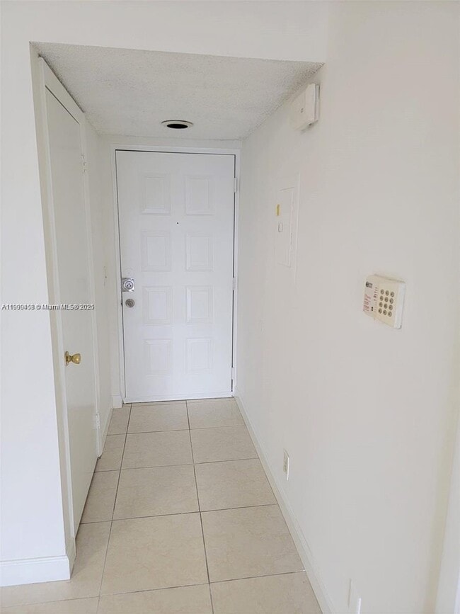 Building Photo - 8821 Wiles Rd