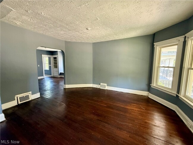 Building Photo - 10817 Orville Ave