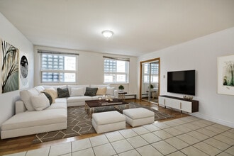 Building Photo - 1033 St Clair Av W