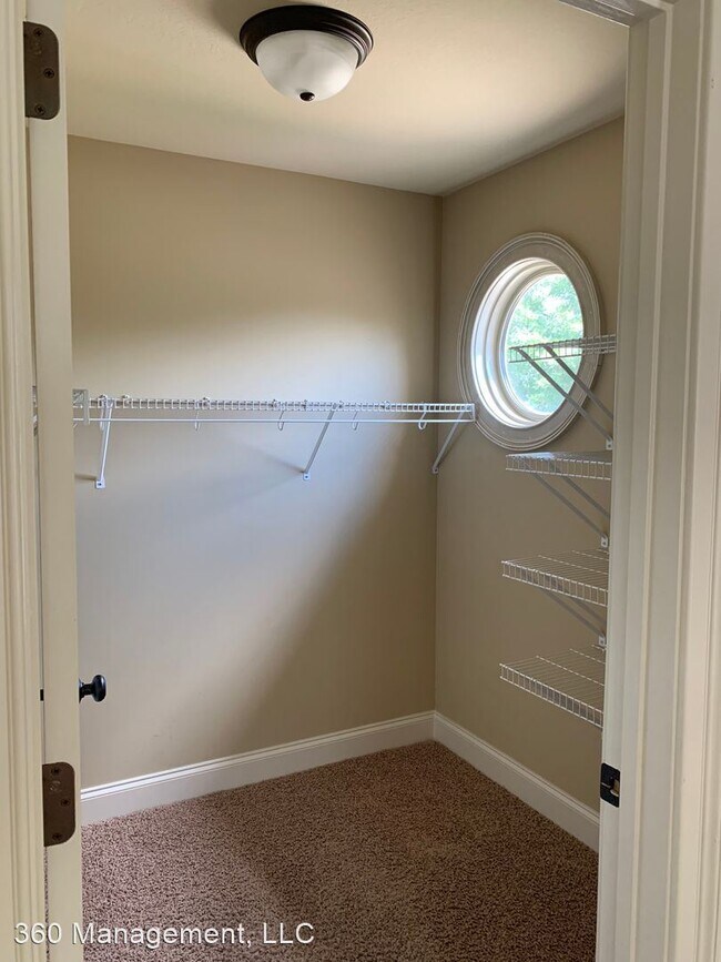Building Photo - 4 br, 3 bath House - 127 Solamere Lane