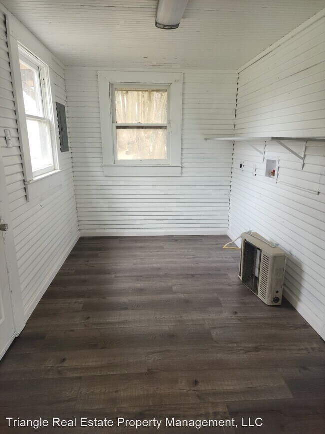 Building Photo - 3 br, 1 bath House - 4210 Sullivan