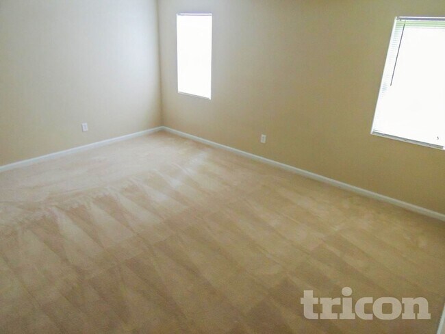 Foto del edificio - 65 Spring Cir