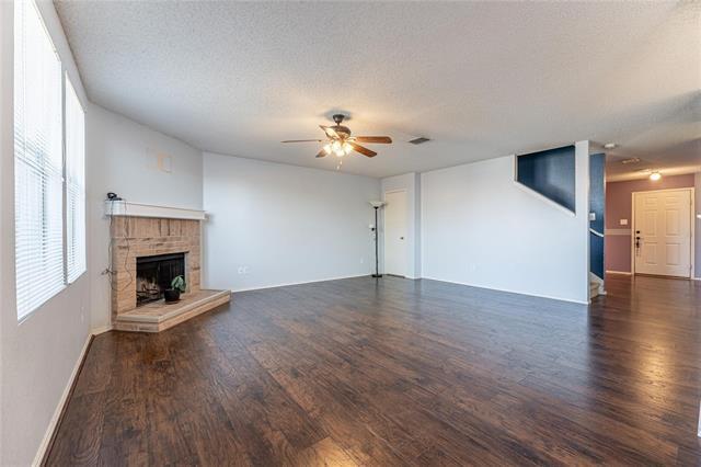 Building Photo - 2929 Jamestown Dr