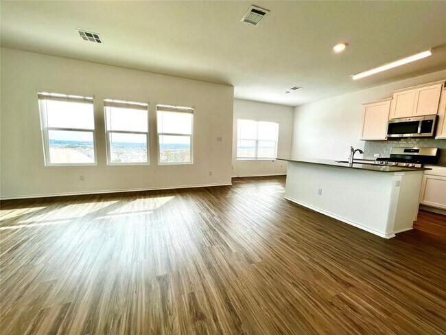 Foto del edificio - 8001 Copper Prairie Bend