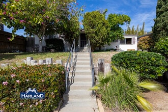 Building Photo - 2112 Thomas Ave