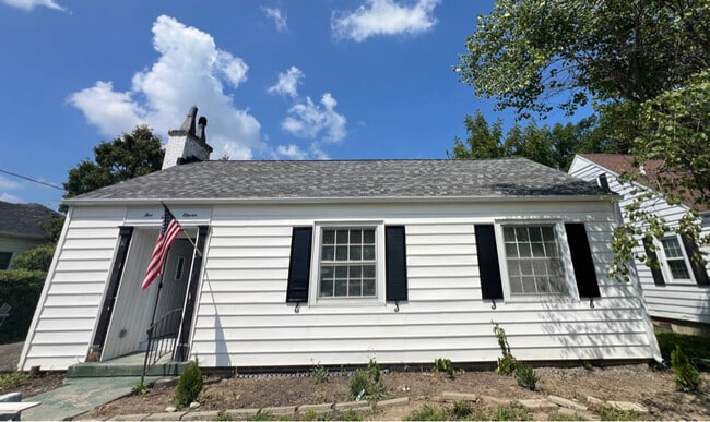 Building Photo - 511 Fairfield Dr