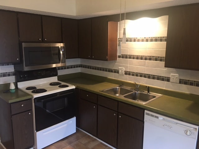 Kitchen - 4021 Pickfair Rd