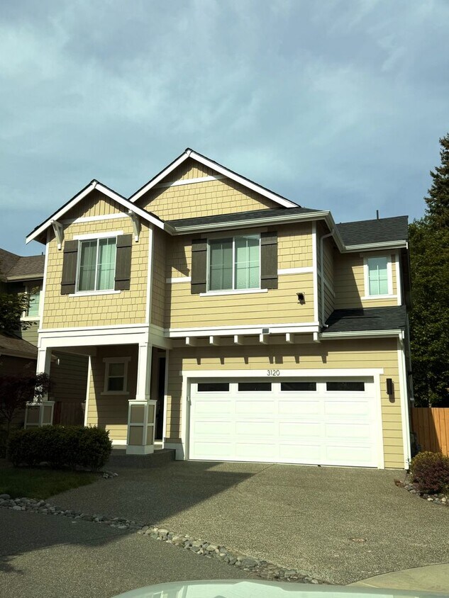 Primary Photo - Harbour Crossing Comfort – Light-Filled Ho...
