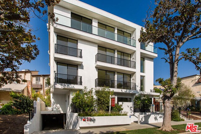 Foto del edificio - 1621 Malcolm Ave