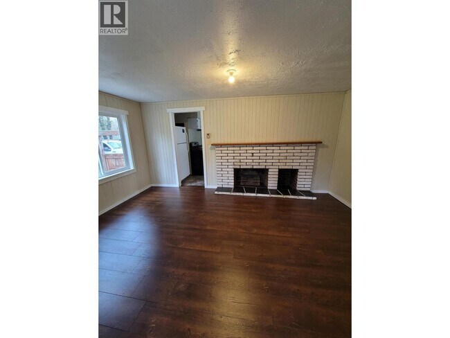 Photo du bâtiment - 27369 Bell Ave