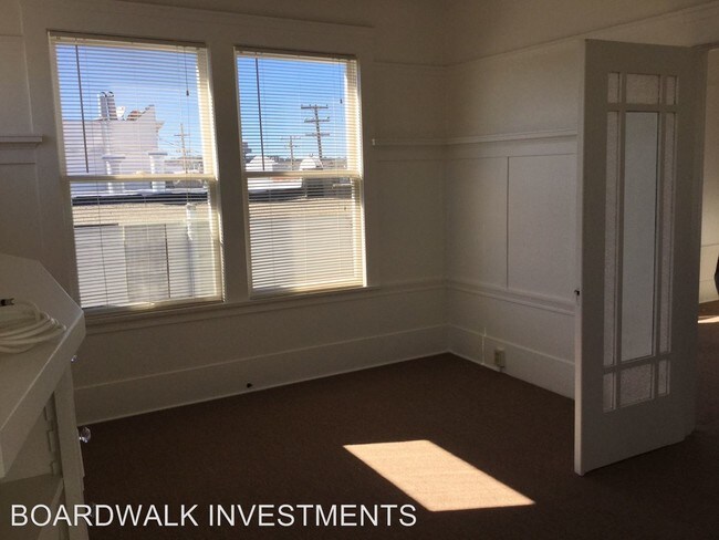 Building Photo - 2 br, 1 bath Apartment - 2705 Anza St.