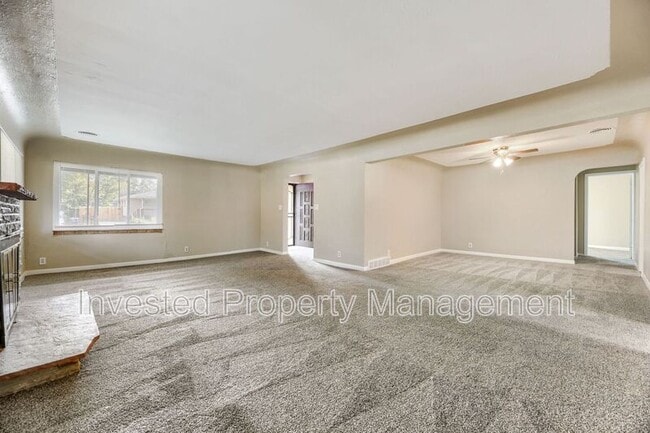 Building Photo - 5410 E Asbury Ave