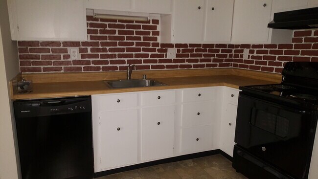 Foto del edificio - Spacious 3-Bedroom Townhome for Rent in Aberdeen – A Must See!