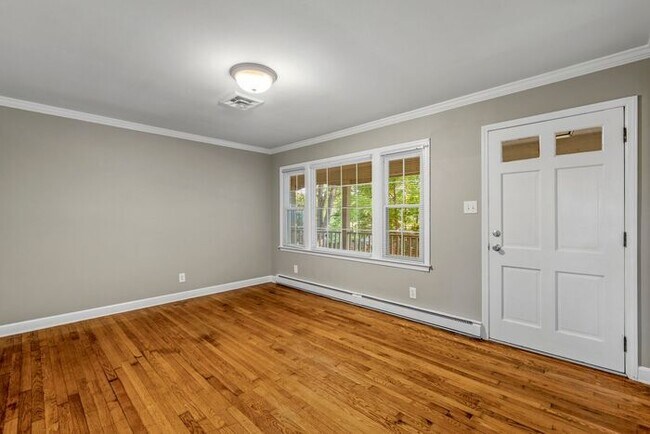 Building Photo - Summerfield, Updated Brick Ranch Home, SS Appliances, FP, Hardwoods, Front Porch & Carport!