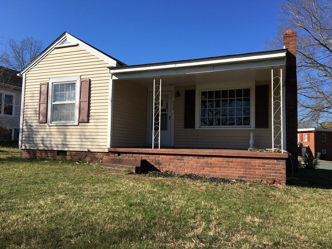 Primary Photo - Two bedroom, 1 bath house in Burlington