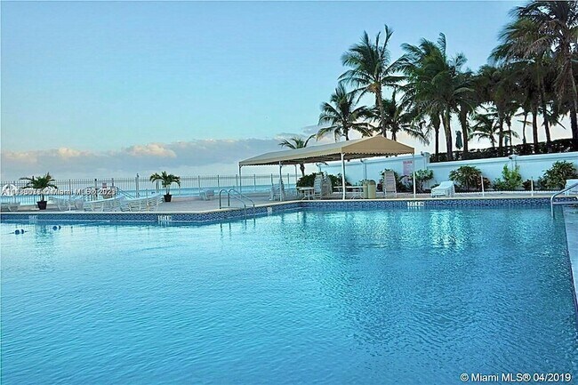 Foto del edificio - 3505 S Ocean Dr