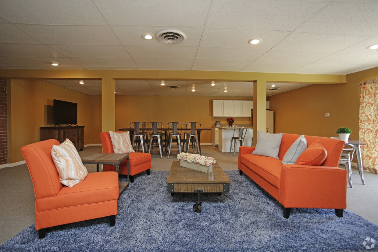 The Hudson Apartments 1401 S Cunningham St Independence, MO