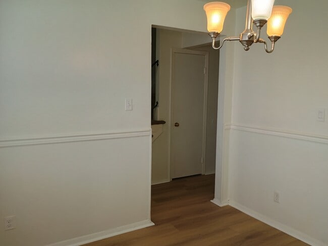 Dining room - 6617 Stoney Point North