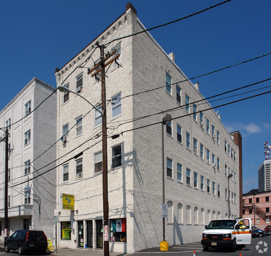 Building Photo - 21 Prospect St