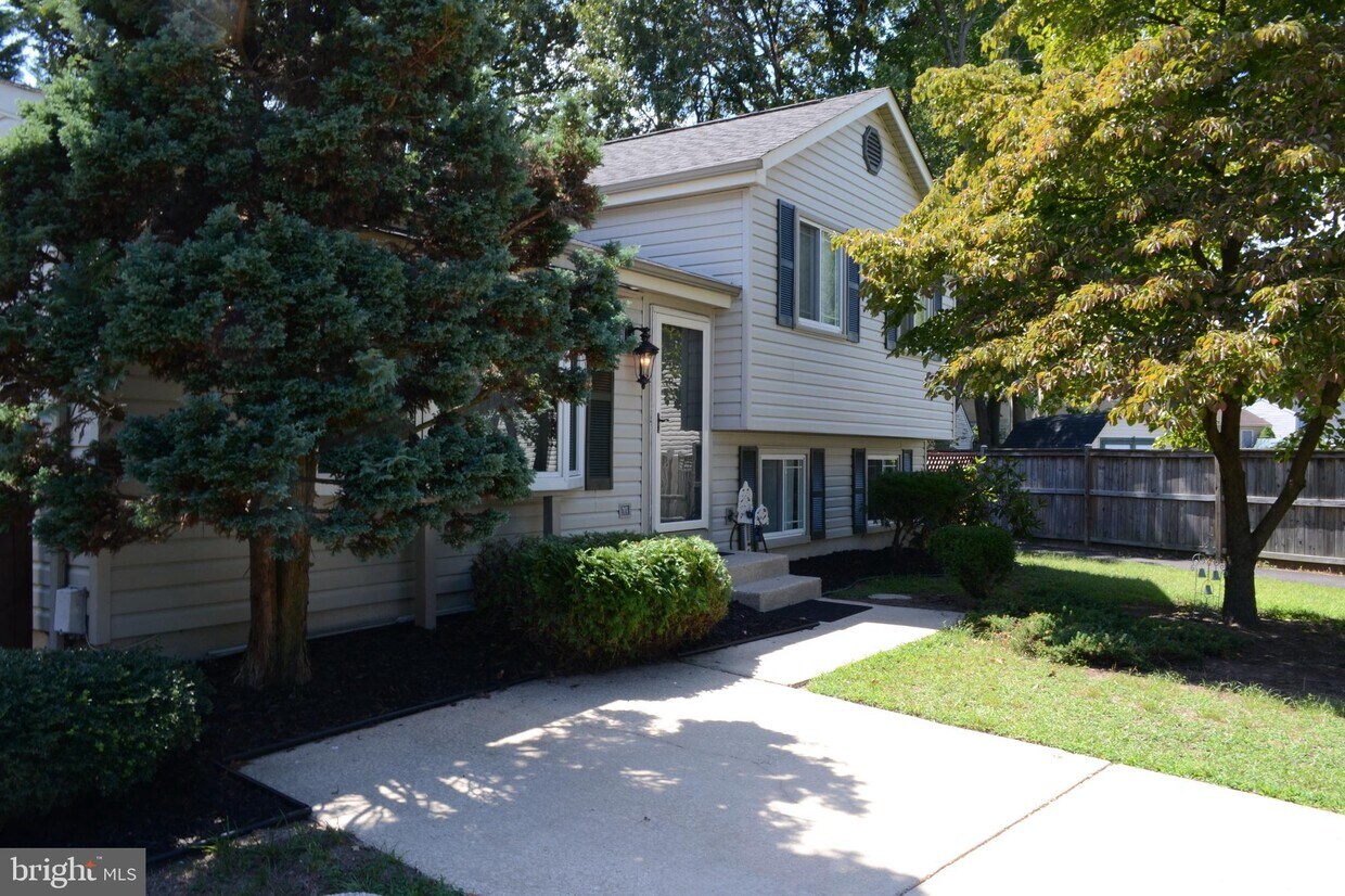 Primary Photo - 2955 Beaver Brook Ct