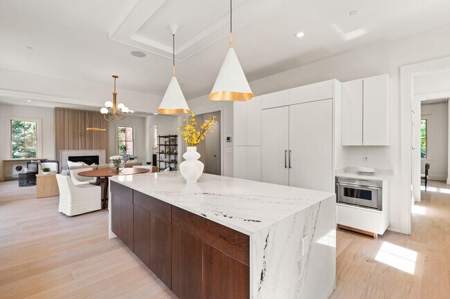 Foto del edificio - 5022 Cathedral Ave NW