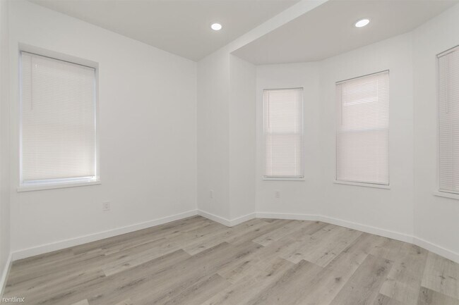 Building Photo - 1 br, 1 bath 4plex - 5703 West Girard Aven...