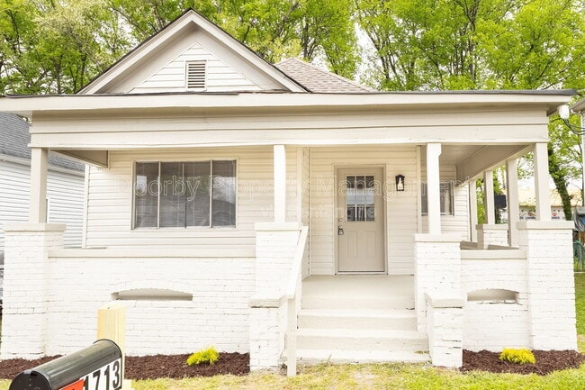 Building Photo - 1713 Carson Ave