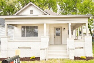 Building Photo - 1713 Carson Ave