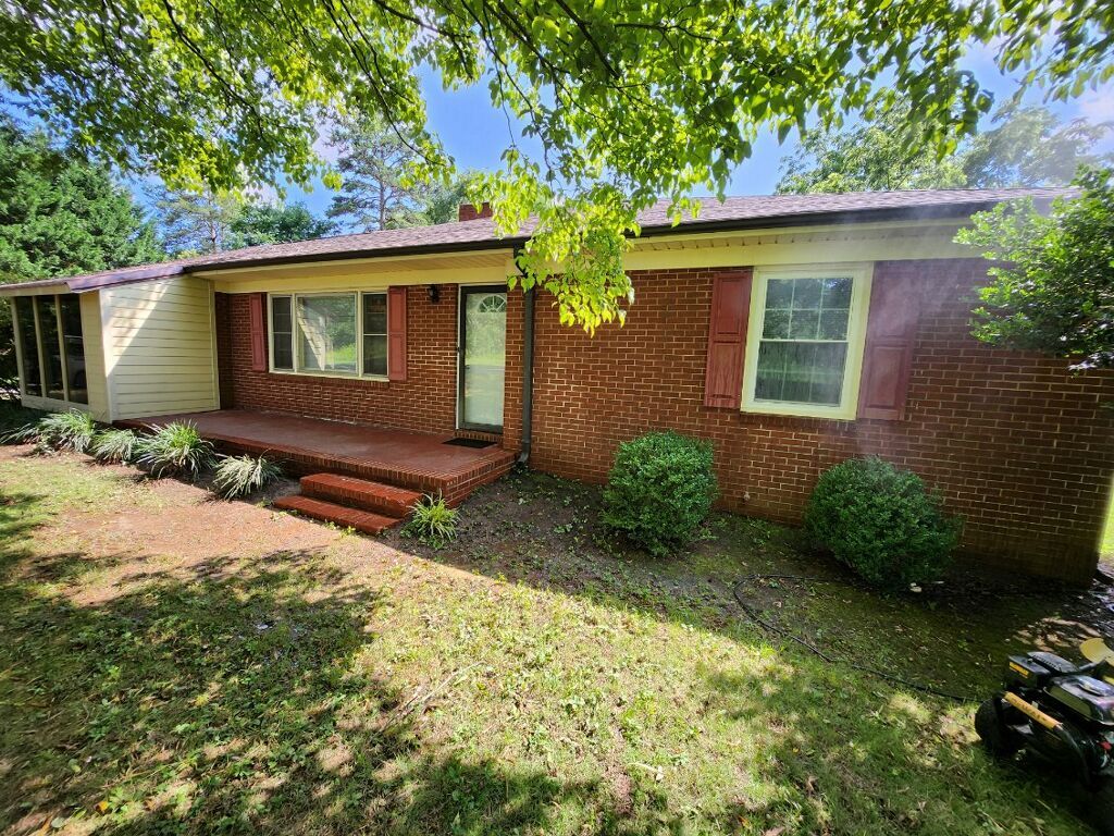 Foto principal - 2400 Sunset Rd
