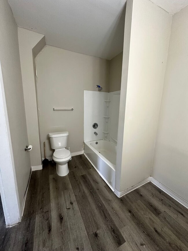 Foto del edificio - 1308-1310 Buhrer Avenue