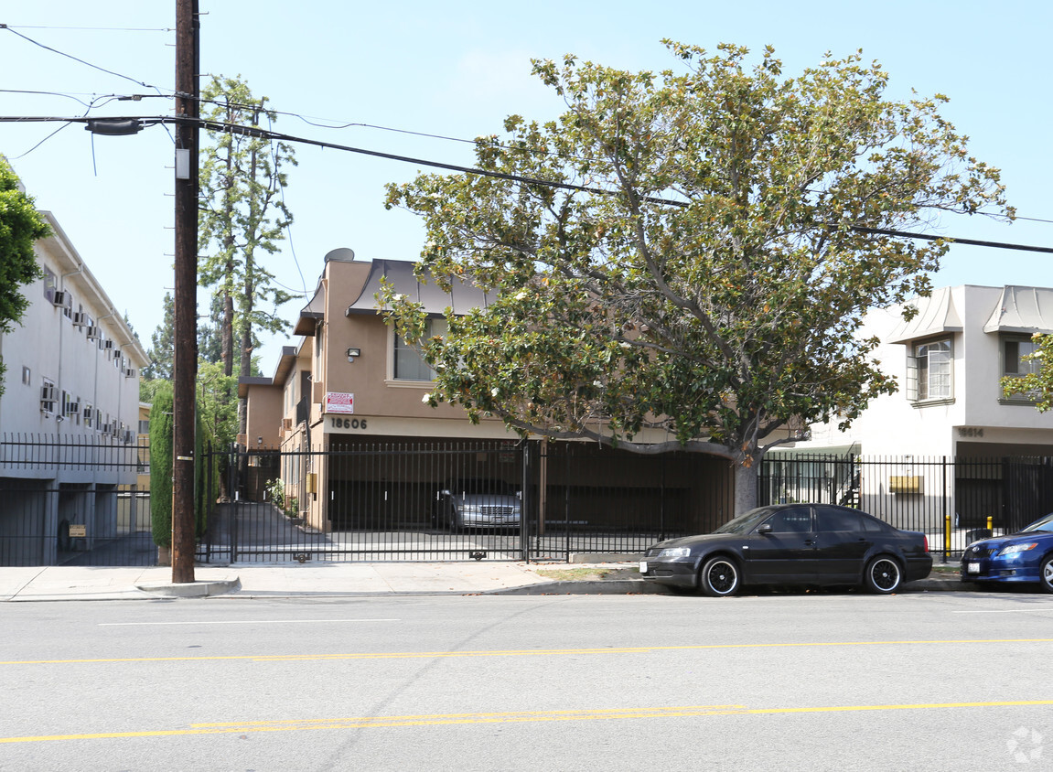 The Terrace Apartments Apartments in Tarzana, CA