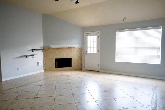 Foto del edificio - 10426 Iris Lake Ct