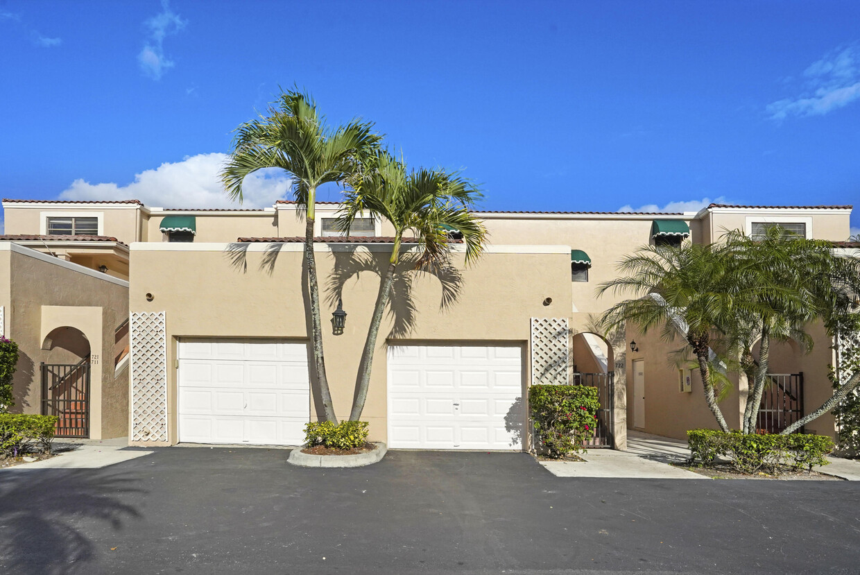 Foto principal - 6630 Villa Sonrisa Dr