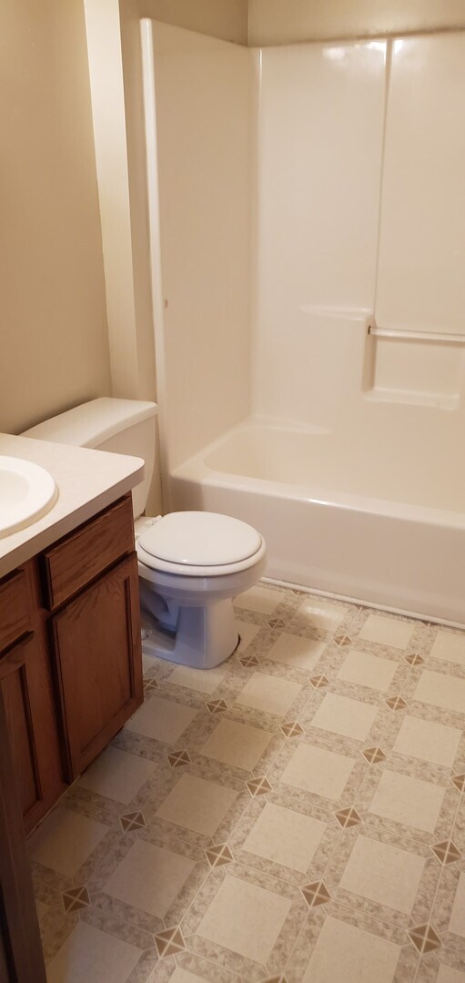 Foto del edificio - 2BDRM DUPLEX FOR RENT LORAIN, OHIO