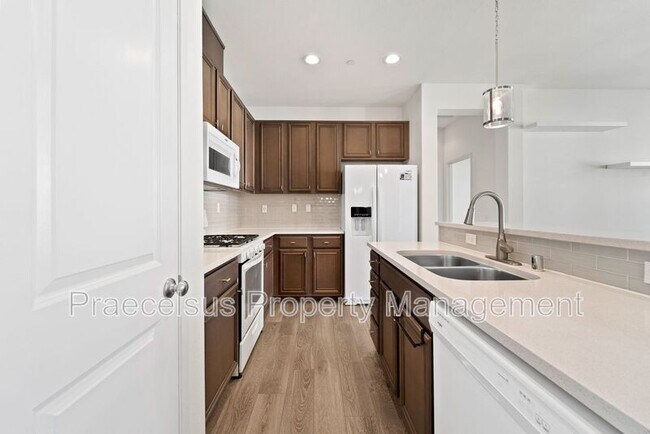 Building Photo - 1710 Signature Pl