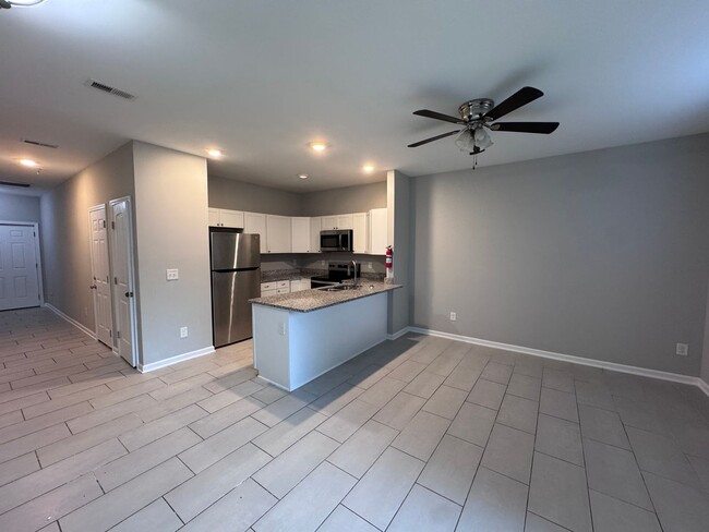 Foto del edificio - Welcome to Your New 3 bedroom/2 bath Home ...