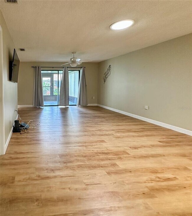 Building Photo - 6810 Royal Cres St