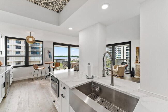 Building Photo - 5480 N Ocean Dr