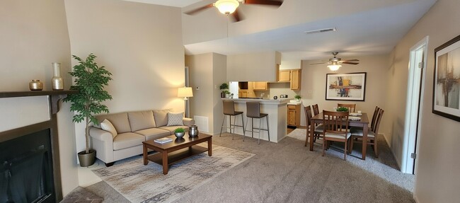 Sala de estar de 3 dormitorios - River Oaks Apartments