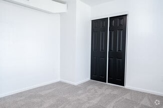 Building Photo - 9 Midland Heights Cir