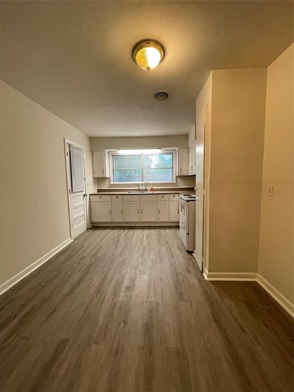 Foto del edificio - 810 W 9th St